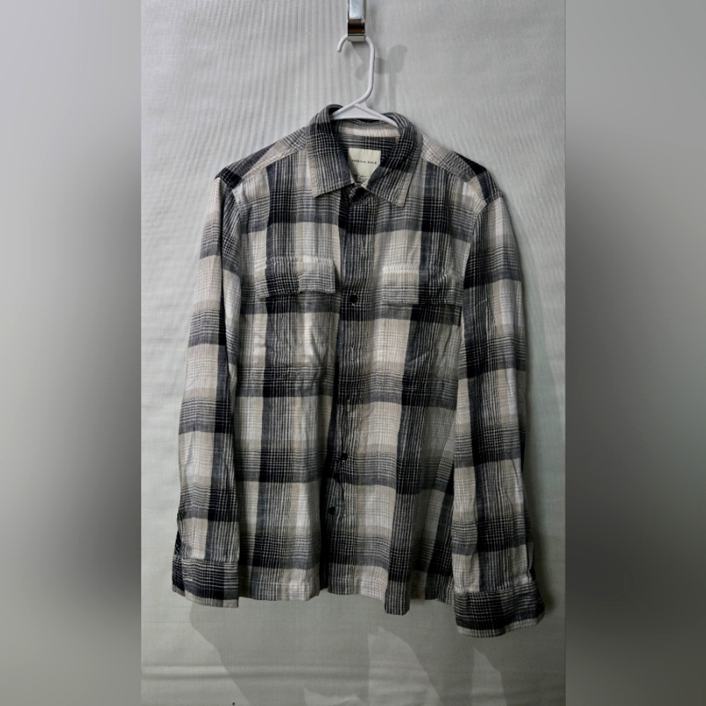 AEO Long sleeve button down shirt